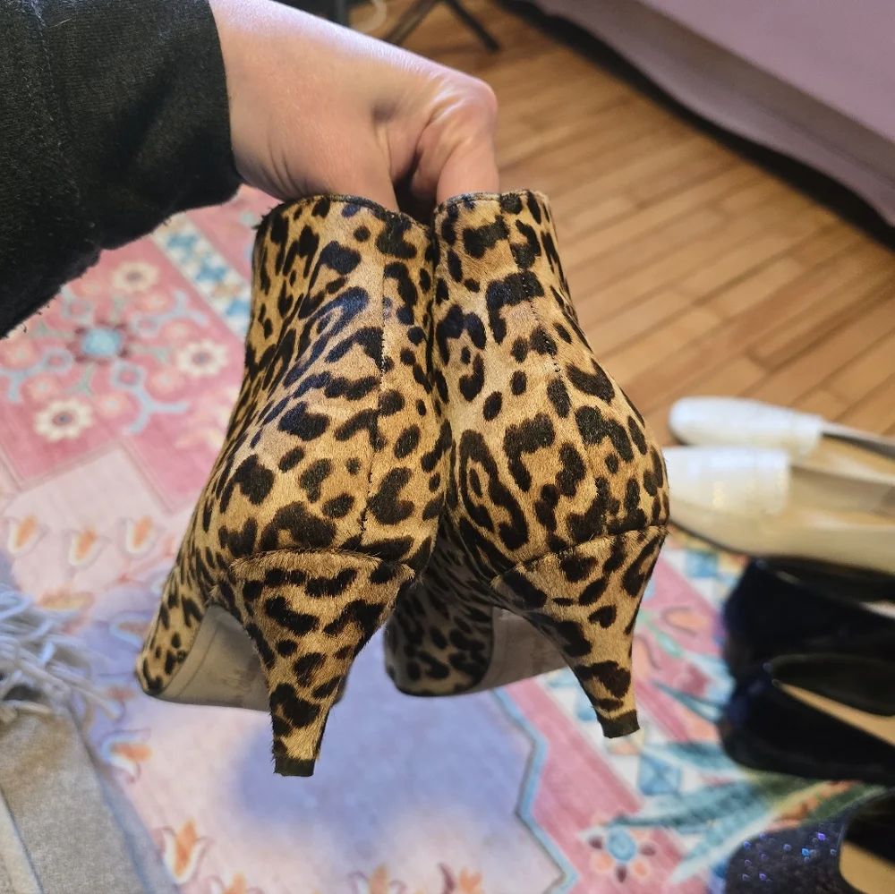 Sam Edelman Leopard Cow Hair Ankle Booties Size 8